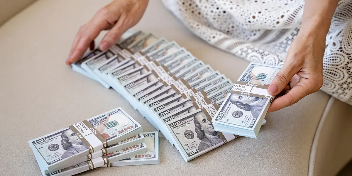 Скільки потрібно заробляти в Польщі, щоб жити без постійної економії?